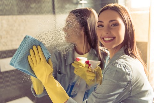Cleaning a residential facade with access considerations in Hammersmith